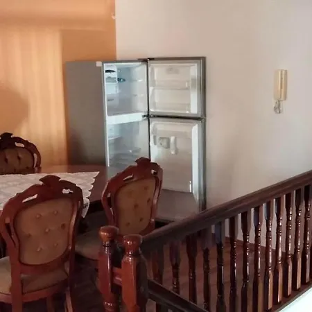Tahiri *