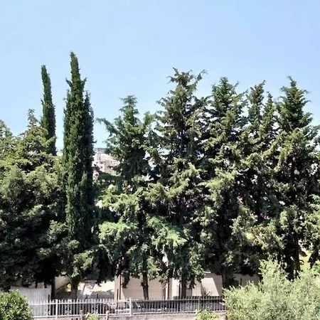 Apartment Tahiri